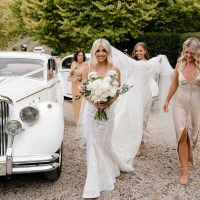 Jaguars With Grace. Luxury wedding car hire.