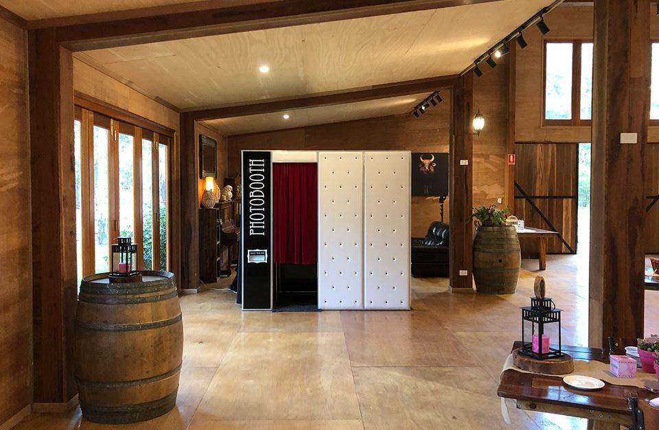photo booth in the wedding