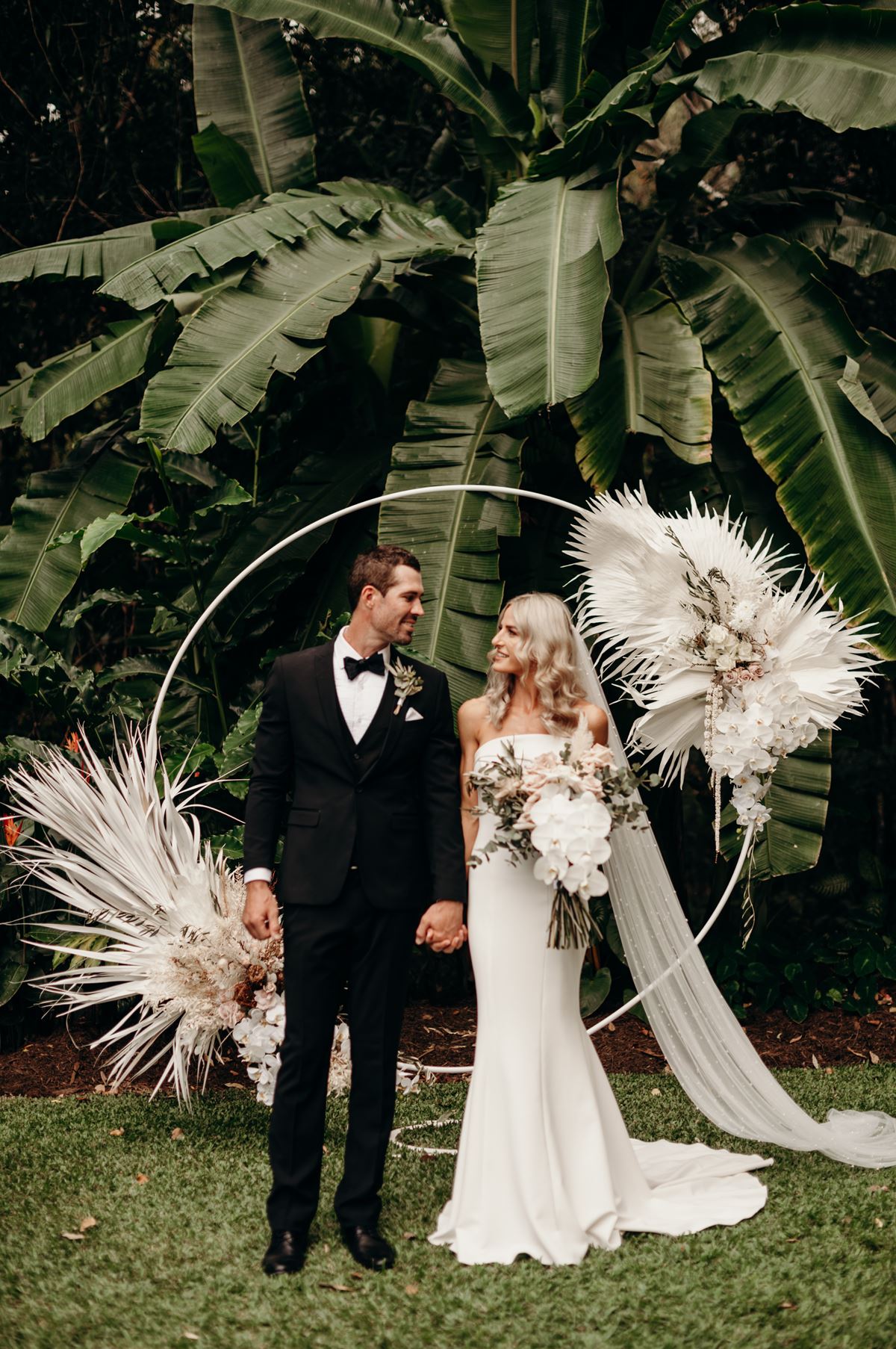 husband and wife floral garland