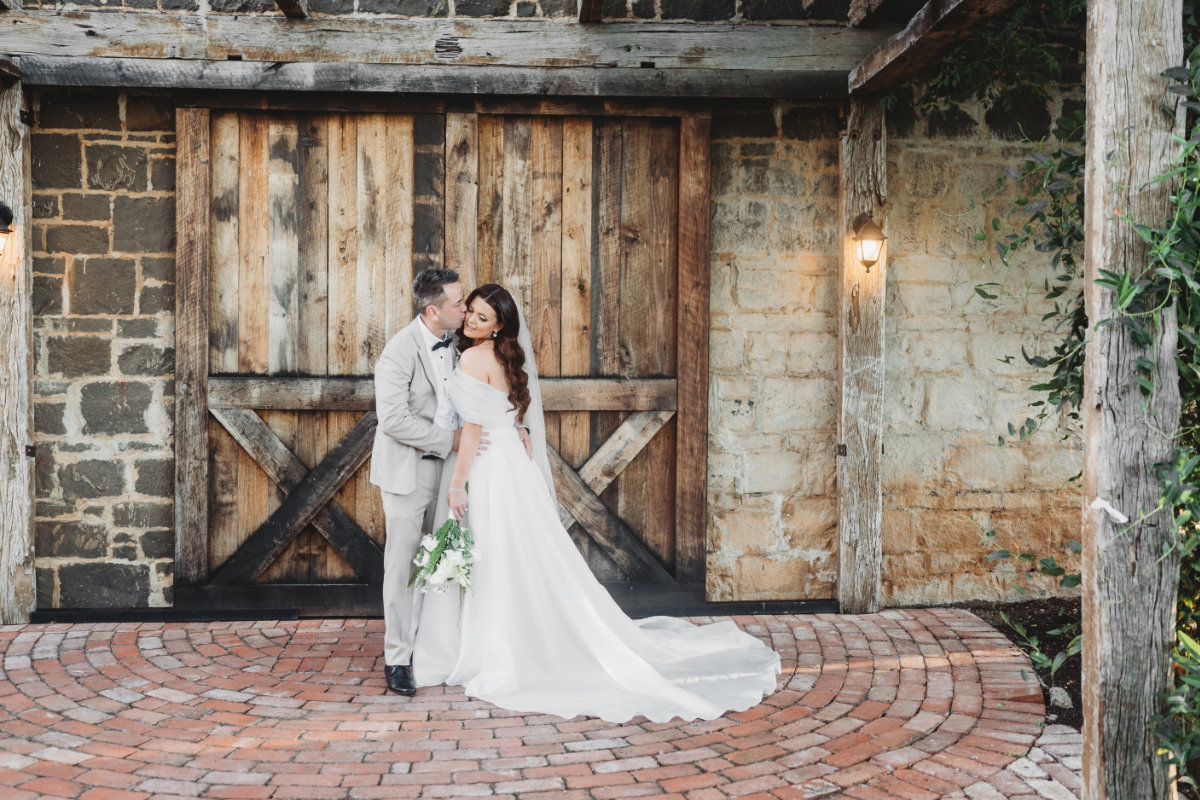 How sticky notes led to Jenna and Chris’ Warrawong Estate wedding