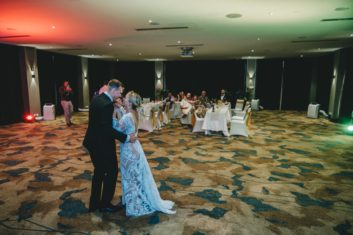 Hilton Fiji Beach Resort and Spa Denarau wedding for Gloria and Mitch. Photographed by Videoticz.