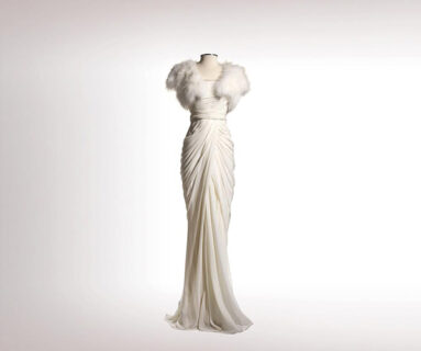 magnificent and elegant wedding dress