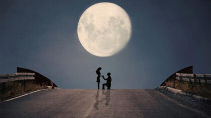 wedding-proposal-under-full-moon