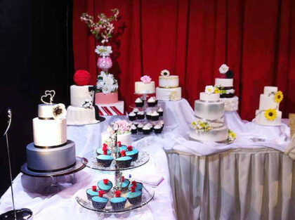 wedding cakes display