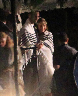 Natalie Portman and Benjamin Millepied wed in a secret Californian sunset ceremony. Images: FameFlyNet/E Online