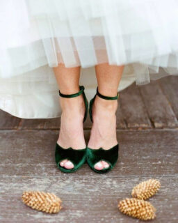 Deep green velvet shoes