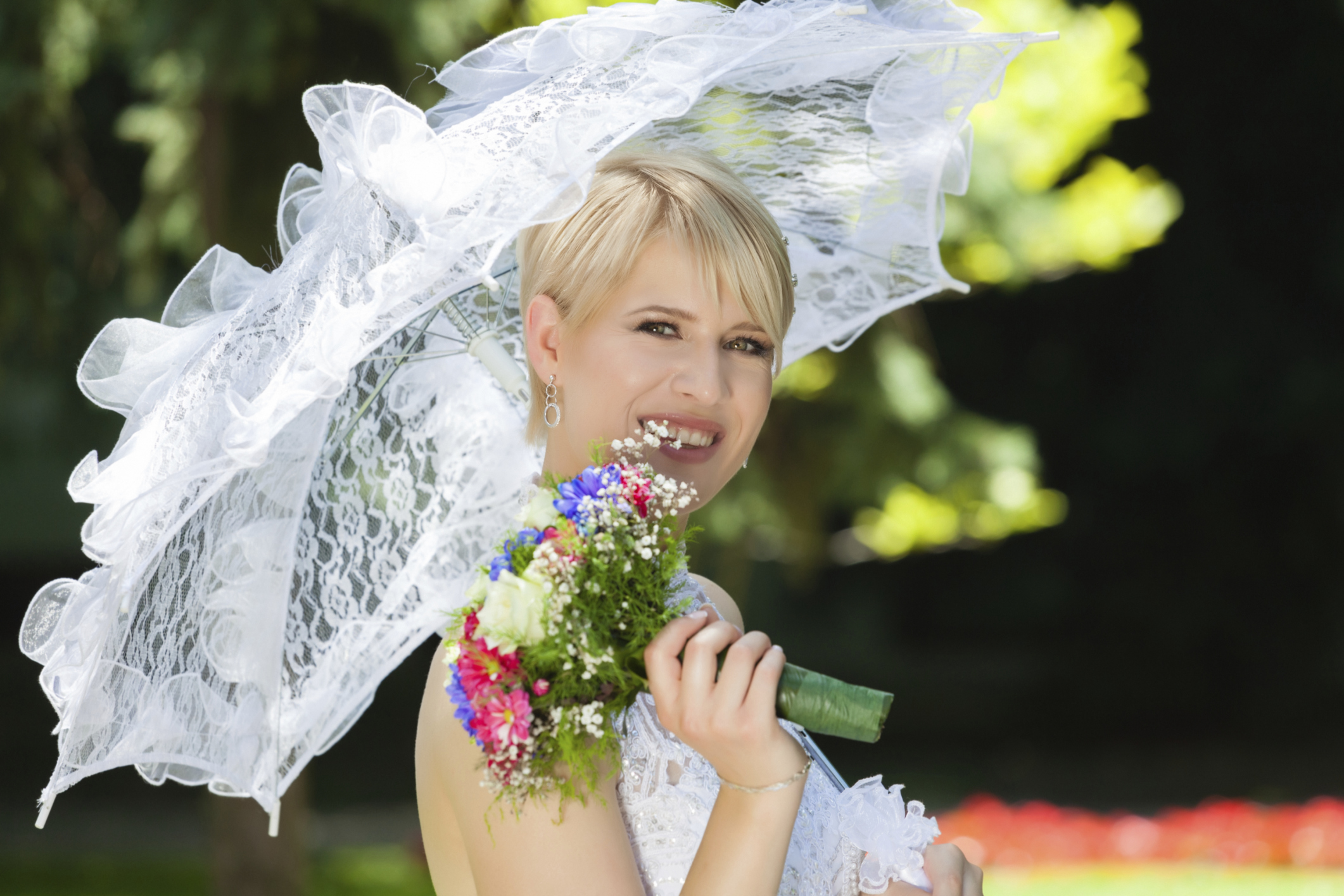 Short wedding hair ideas for the short haired bride