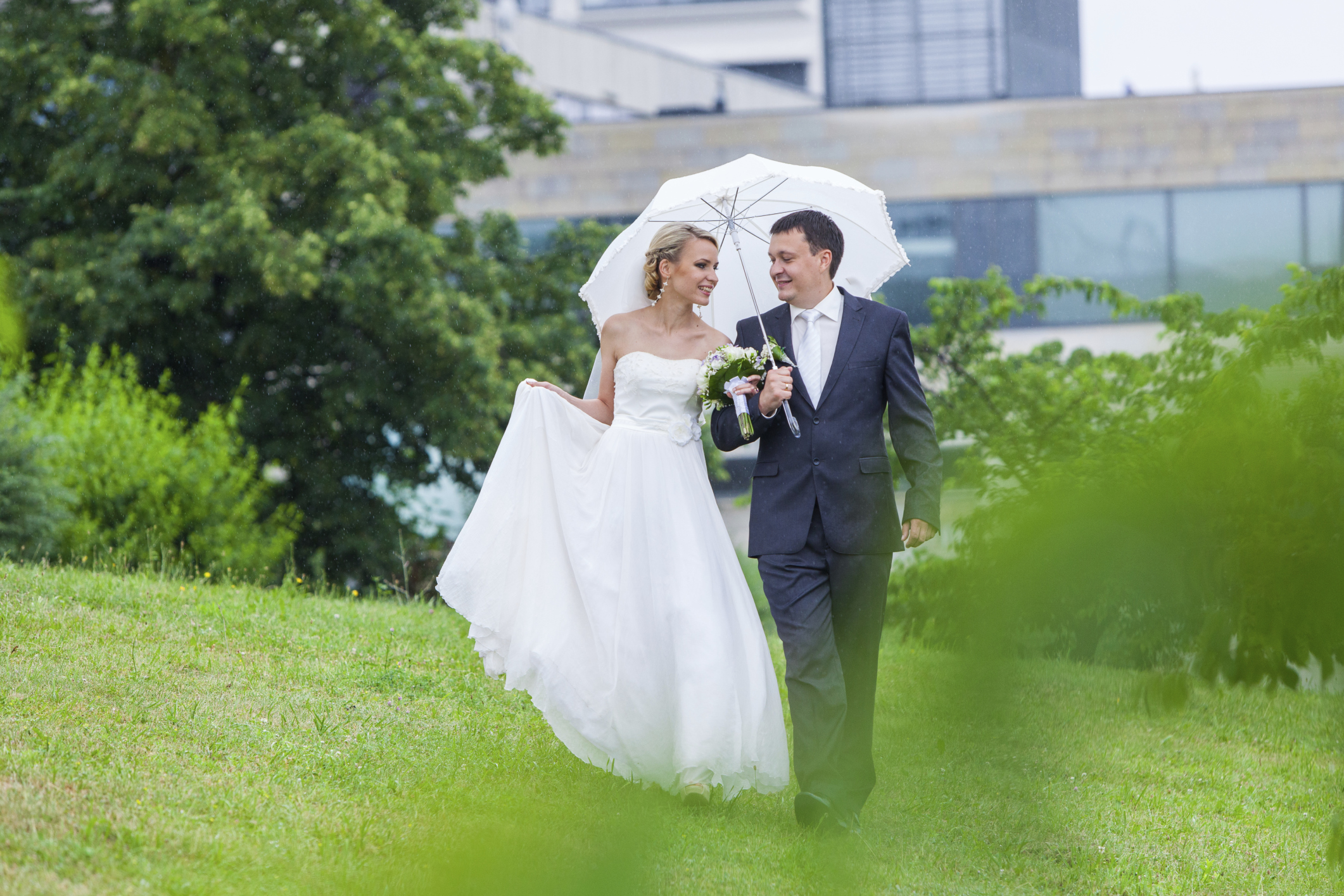Practicalities of an outdoor wedding reception
