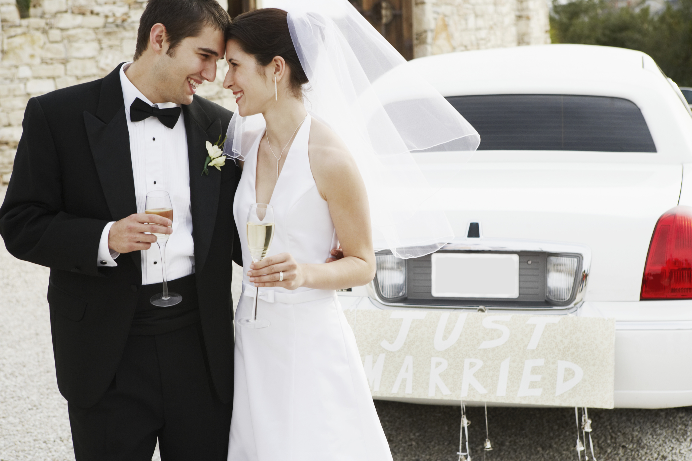 The dos and don’ts of wedding limo hire