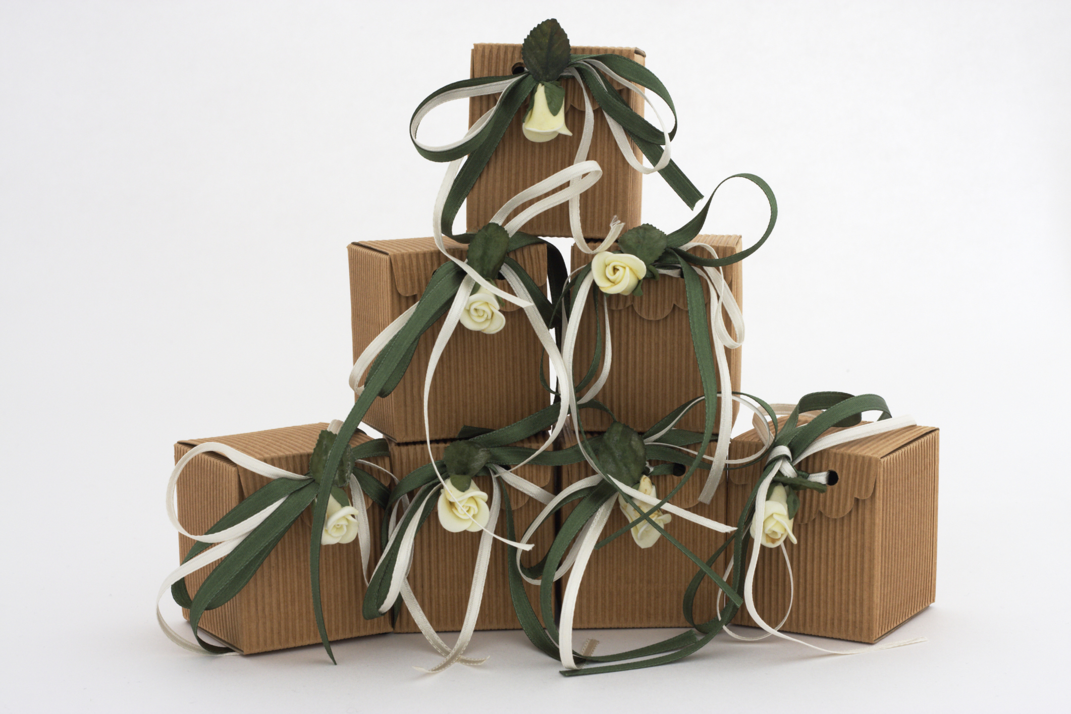 When to hand out wedding favours