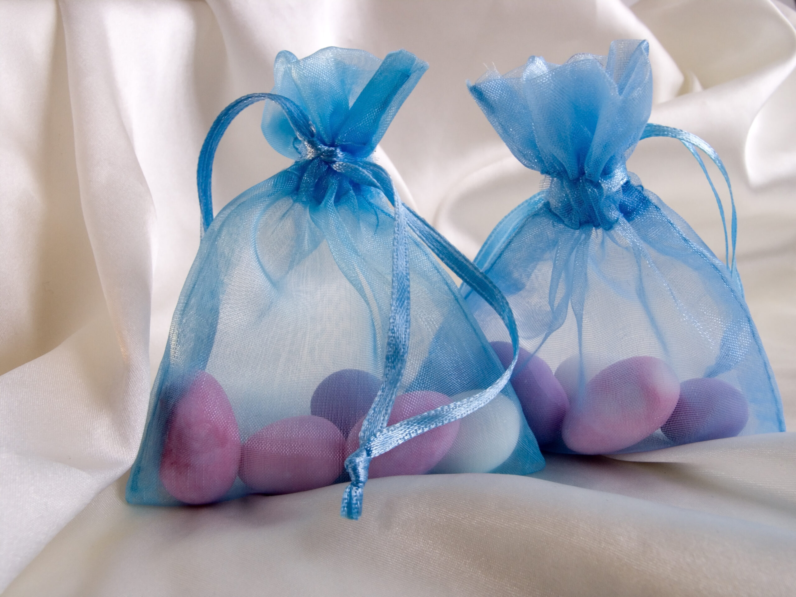 Lovely ideas for seasonal wedding favours