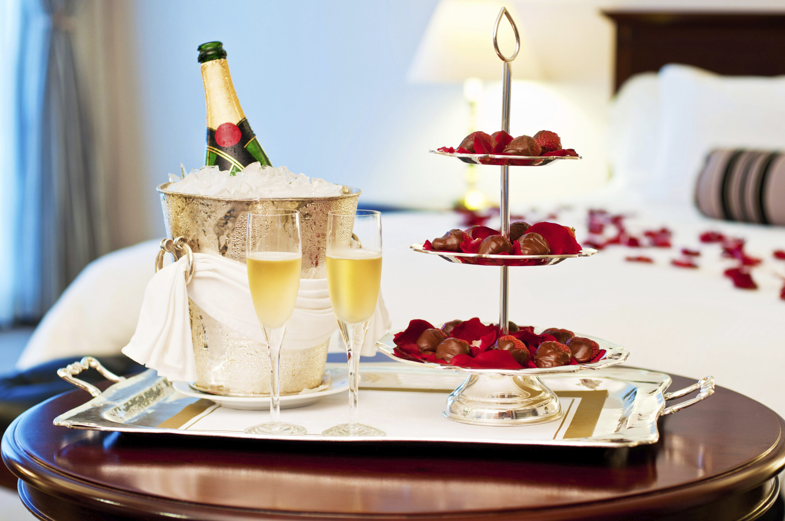 Four things to look for in a honeymoon suite