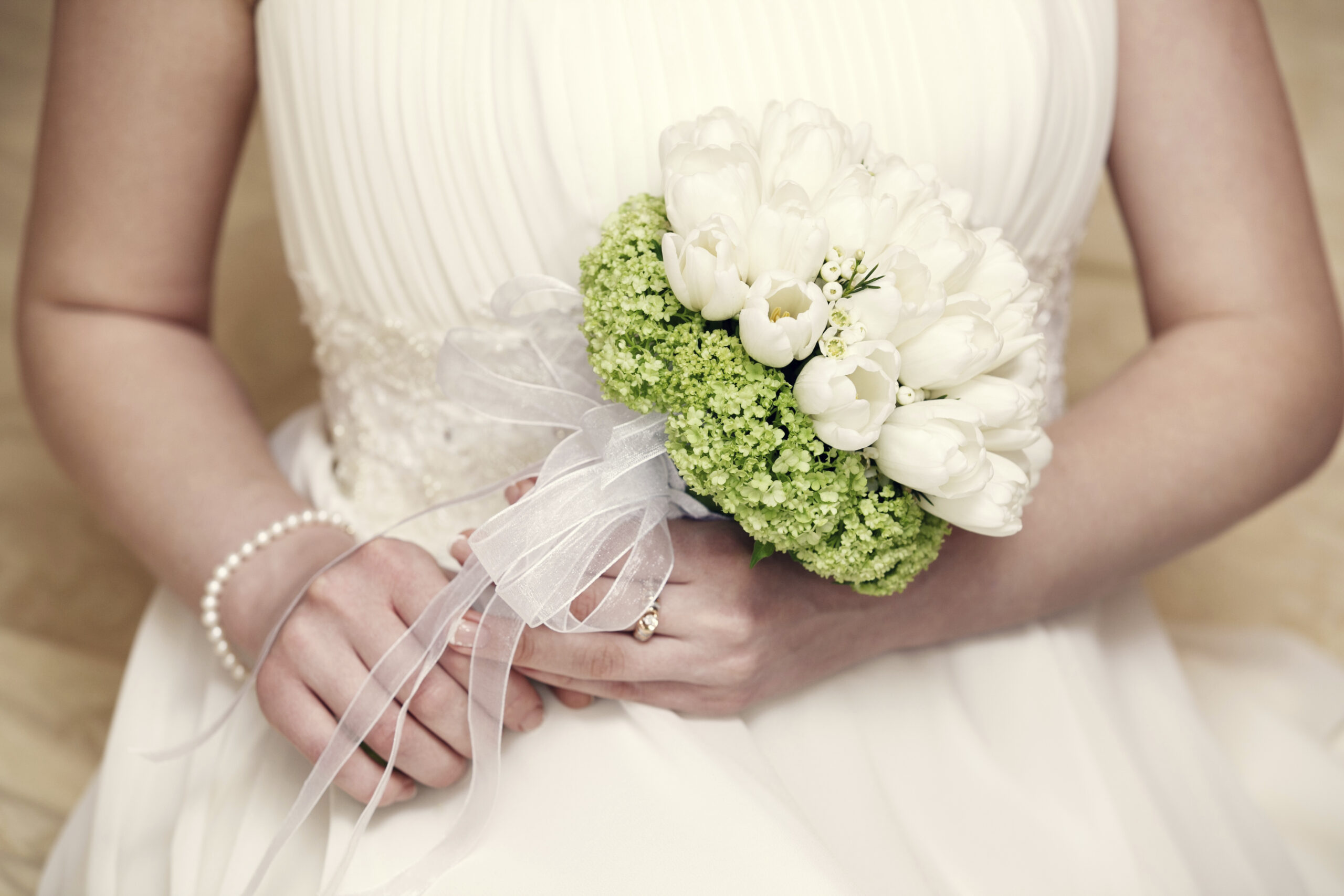 Ideas for a white themed wedding