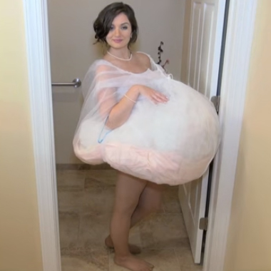 Bridal Buddy: an invention that helps brides with THAT little wedding day problem