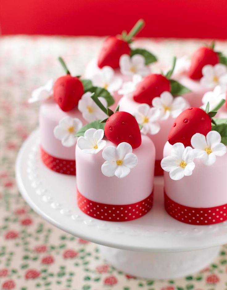 10 delicious wedding cake alternatives