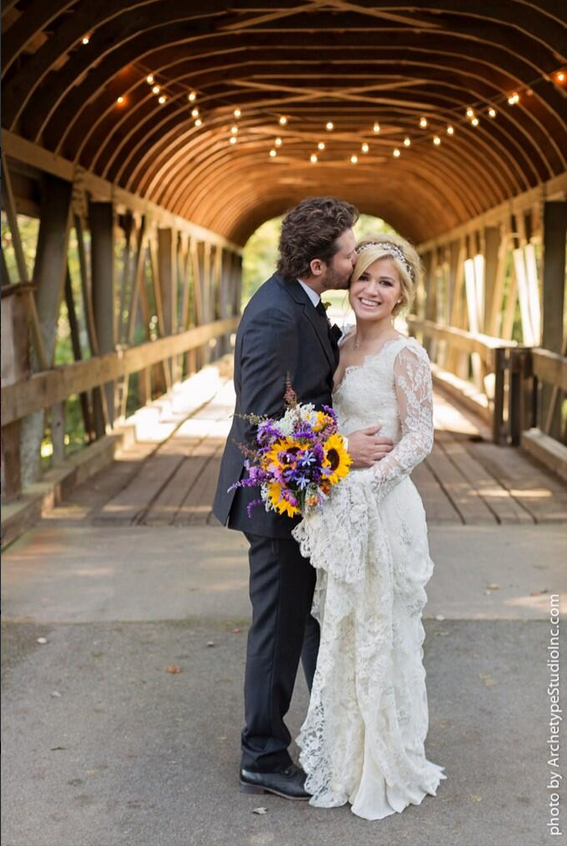 Kelly Clarkson marries in weekend wedding