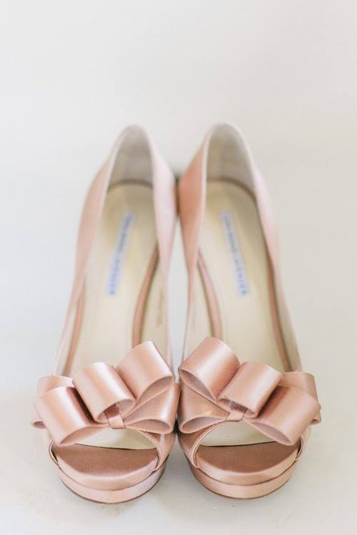 Shoes in blush-coloured hues
