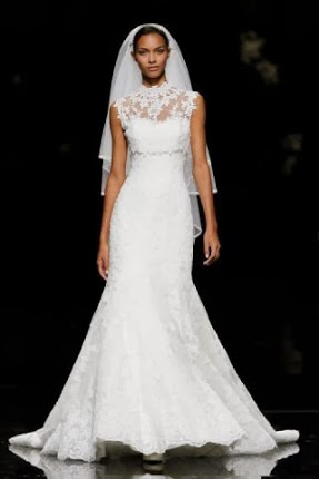 Wedding dress: Traditional and sweeping