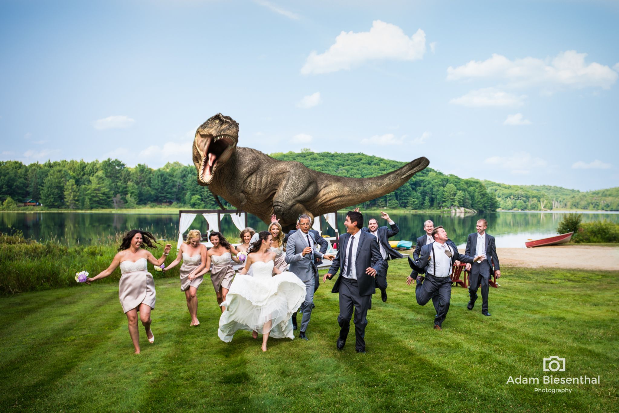 Jeff Goldblum indulges newlyweds – and channels Jurassic Park