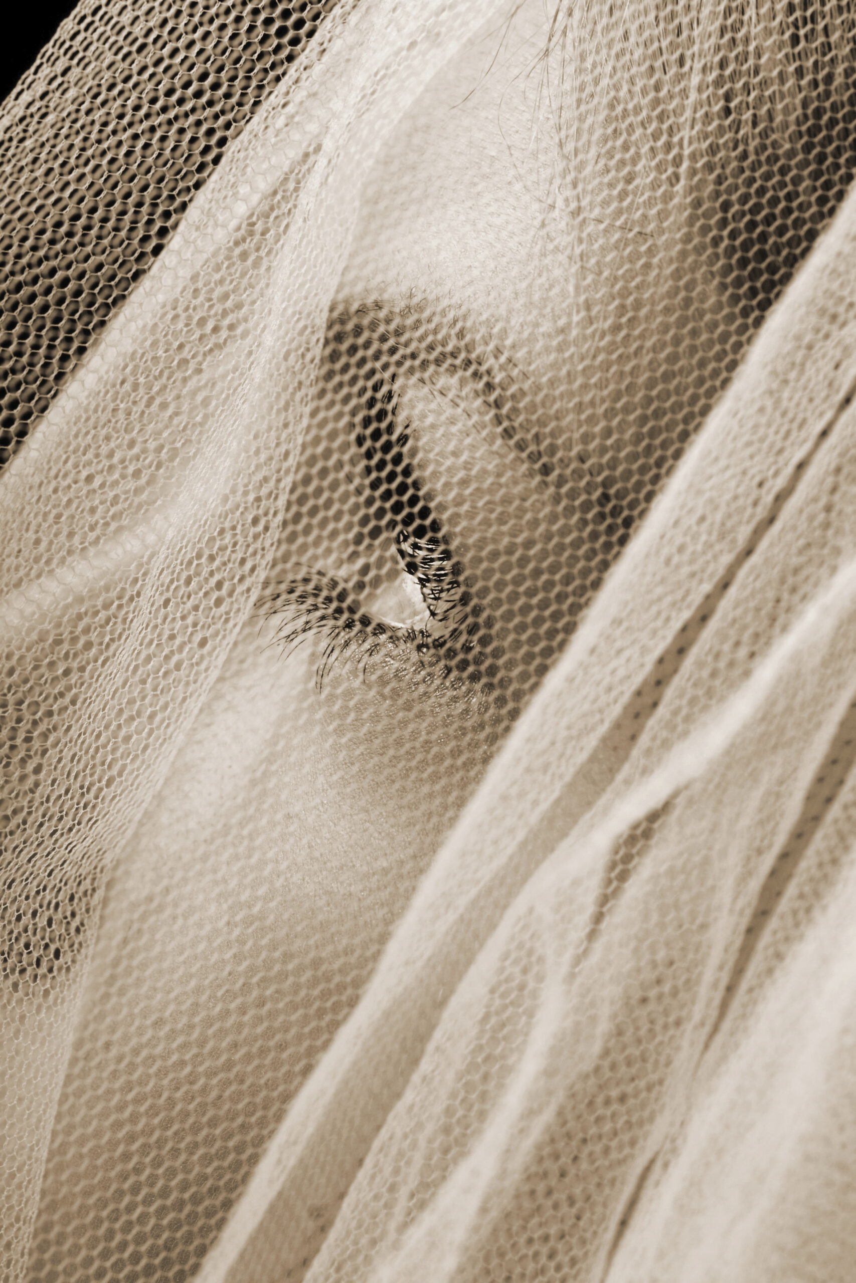 Groom divorces new wife after seeing her face for the first time at their wedding