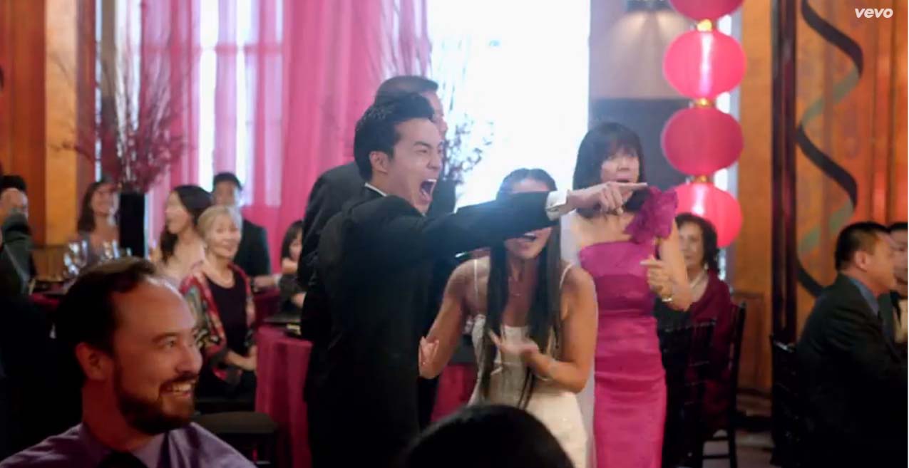 Maroon 5 crash weddings with impromptu performances