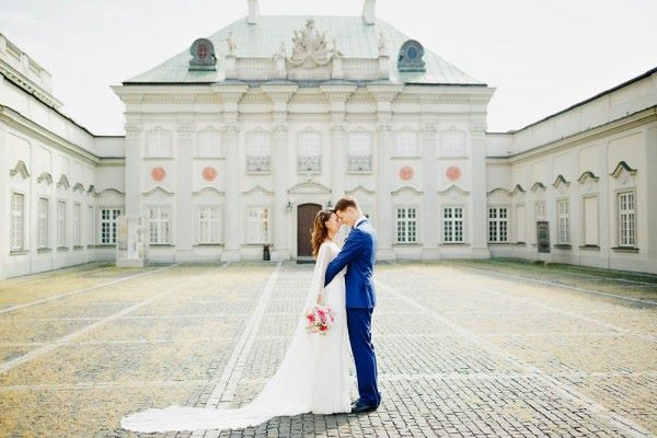 Weeding gown with a cape?