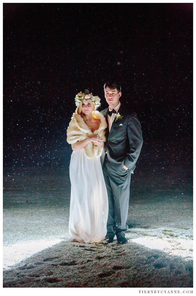 Fabulous rainy wedding photos