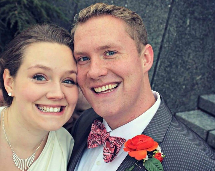 Photobomb: Our ghostly wedding picture