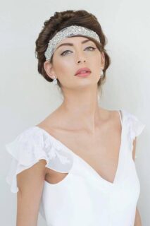 Autumn flowers. Image: Serenity Crystal|Understand elegence. Image: Anusha|Floral low headband. Image: Charlotte Balbier|Laurel inspired. Image: Crystal Bridal Accessories|Milla lace. Image: Fletcher & Grace|||LoBoheme headband. Image: LoBoheme|Tulle. Image: Britten Weddings|Greek inspired. Image: BHLDN|Pretty and plain. Image: Dolly Couture|Double band flowers. Image: Sarah Morgan|Natural flowers and vines. Image: The Honeycomb