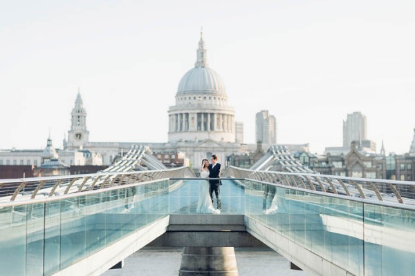 A romantic sunrise engagement in London
