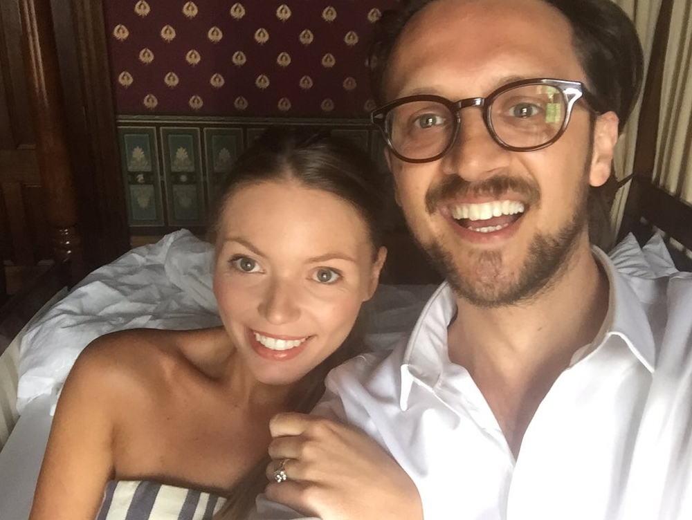 Raging bushfire forces Aussie couple to relocate their wedding – to a pub