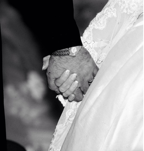 Celine Dion shares throwback snap celebrating 21st wedding anniversary