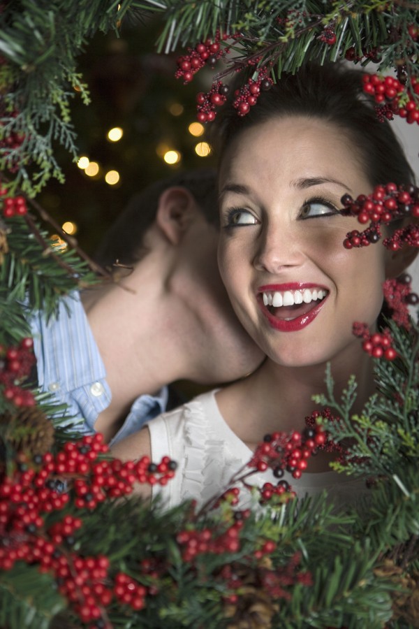 10 Christmas-themed engagement announcements
