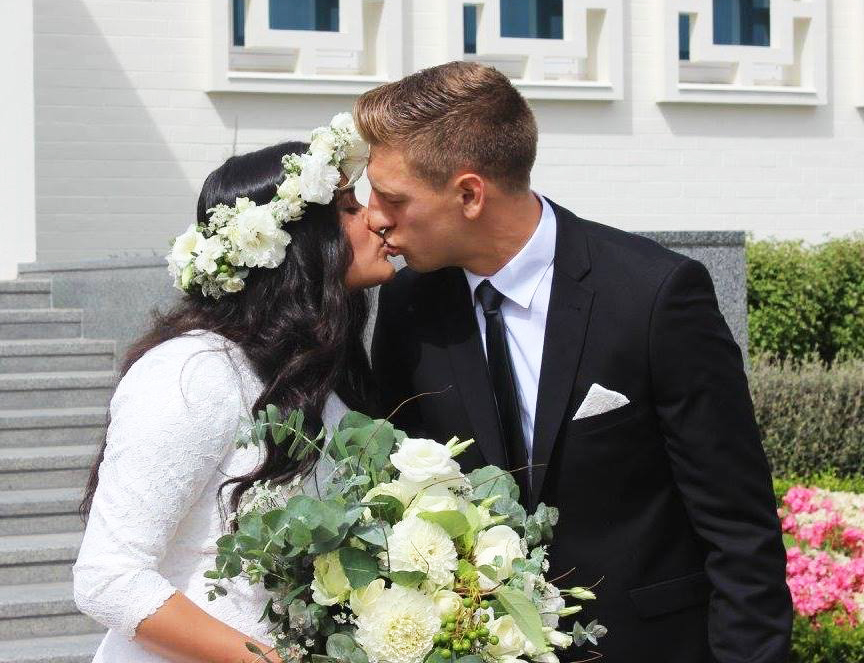 Video: Wedding haka brings bride to tears