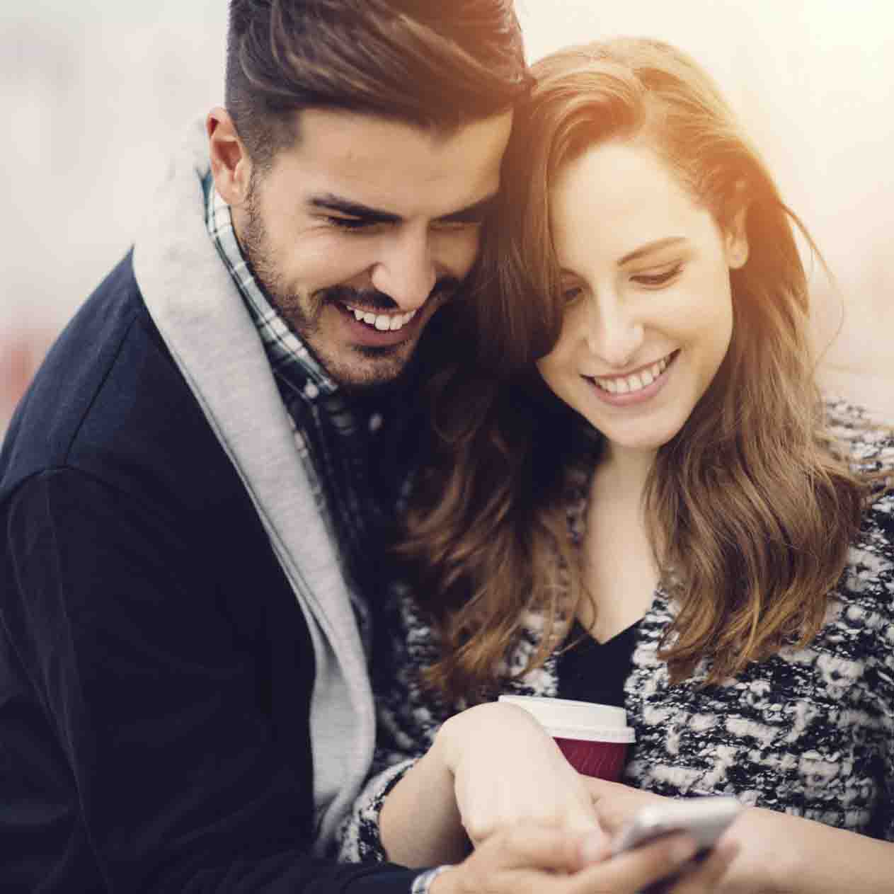 Social media wedding etiquette for modern couples