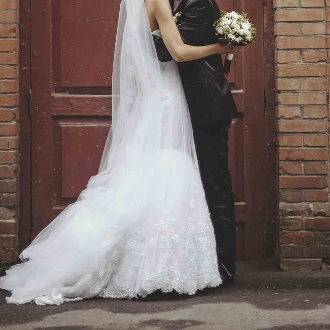 10 wedding superstitions explained