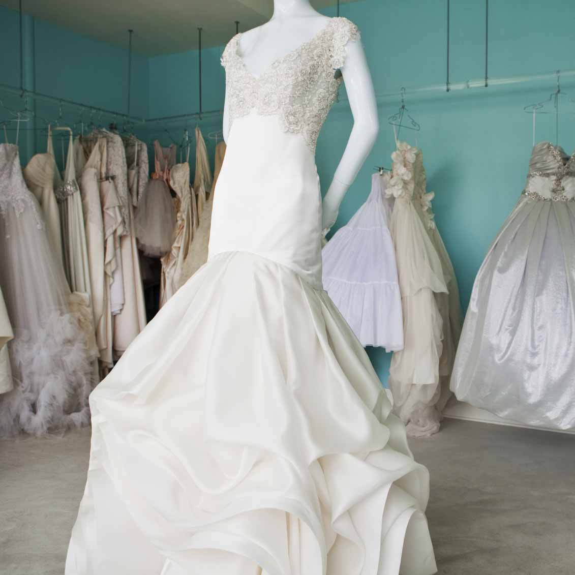 10 wedding dress shopping mistakes