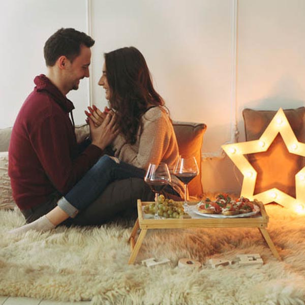 8 signs your partner is about to propose over the holiday season