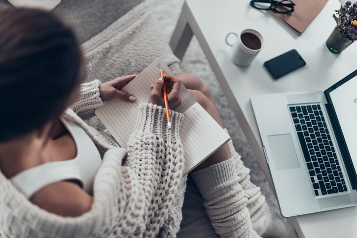 15 paper gift ideas for your first anniversary