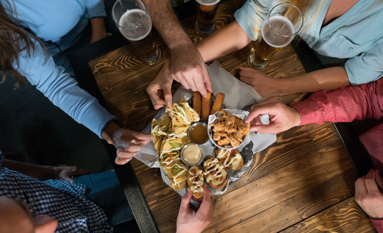 Late night wedding snacks your guests will love you for