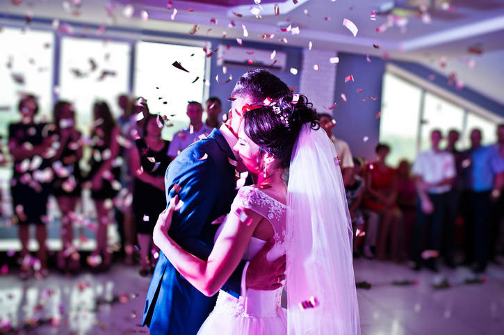 How to plan a simple wedding