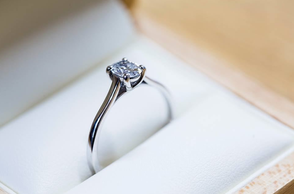 Your perfect engagement ring: new vs. old