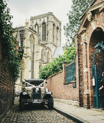 Top 10 wedding car providers in Leeds