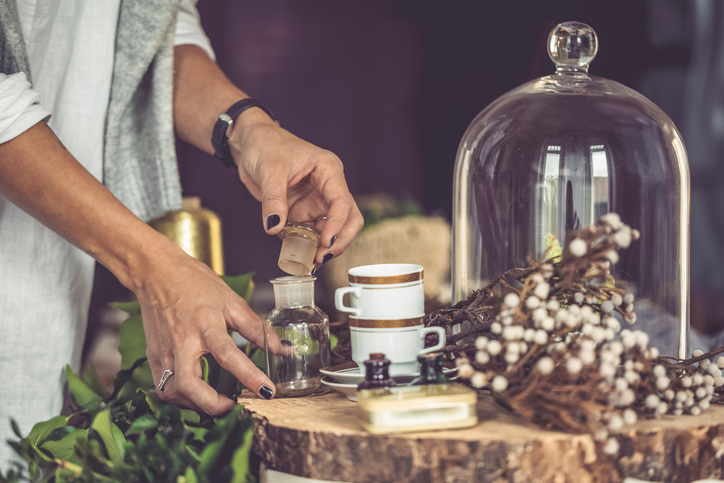 7 wedding bits and bobs you can get from a charity shop
