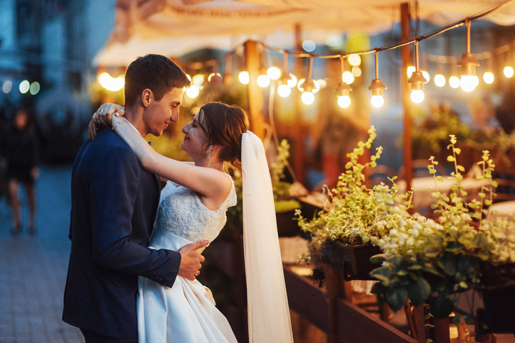 7 non-traditional first wedding anniversary ideas