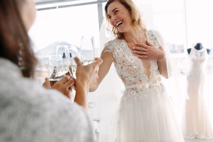 14 essential tips for wedding dress shopping