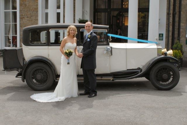 Top 20 wedding car providers in Wakefield