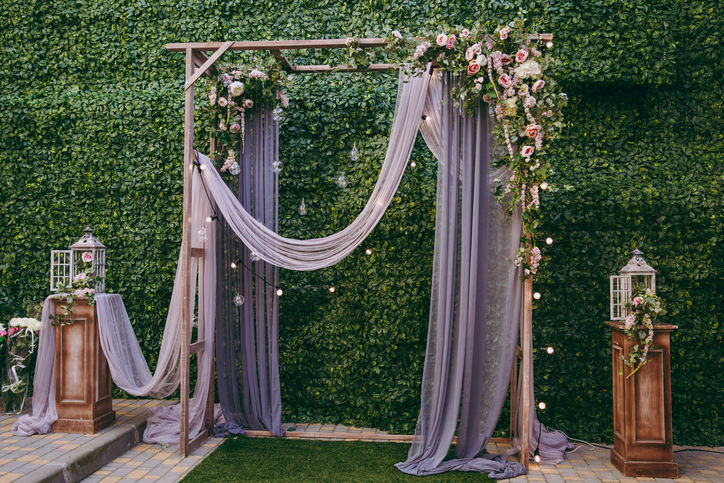 8 essentials to include in a vintage wedding