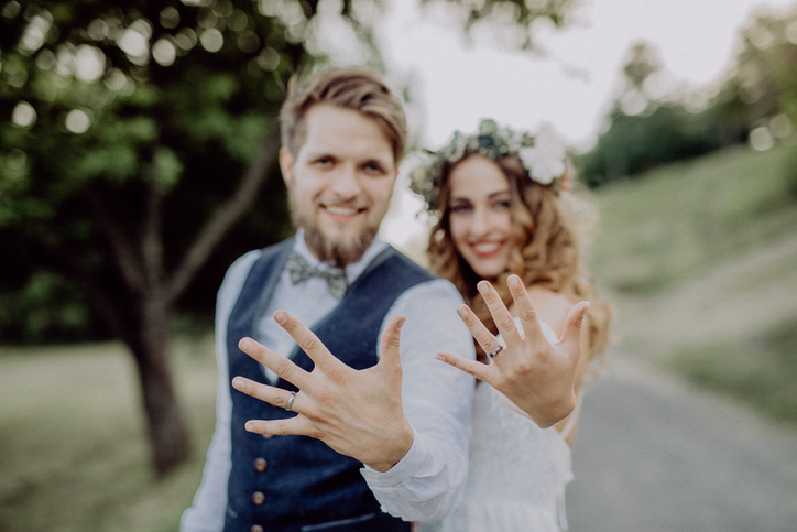 Wedding traditions that are still completely relevant