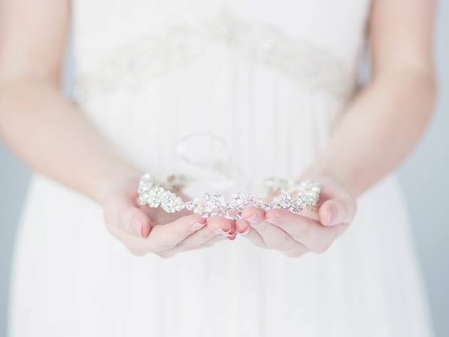 5 stunning UK bridal accessories that you will love